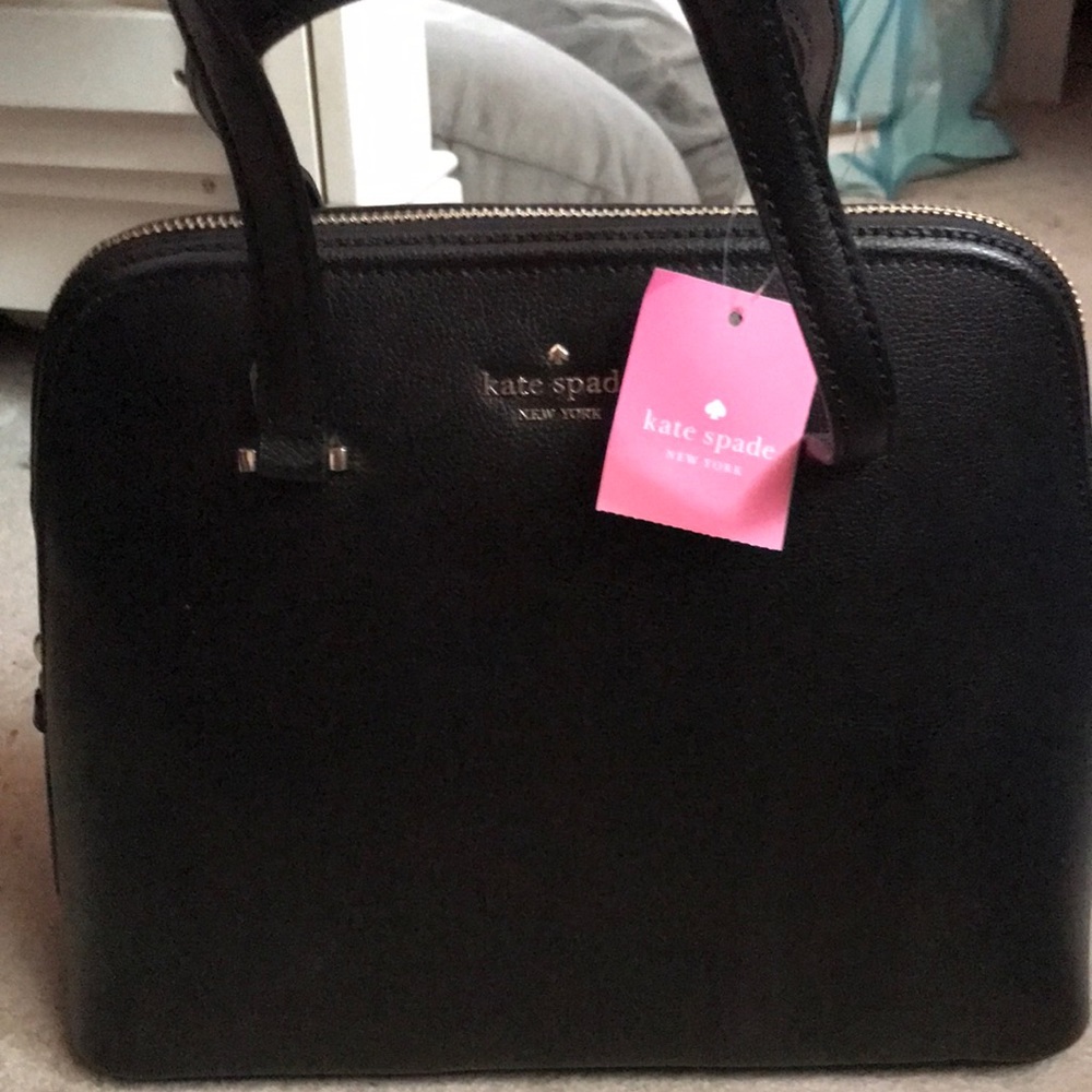 Nwt Kate spade hang bag ! Black gorgeous